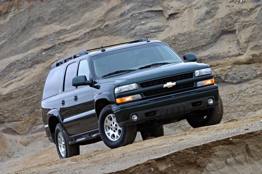 Chevrolet Suburban 2000 года  (фото 18 из 48)